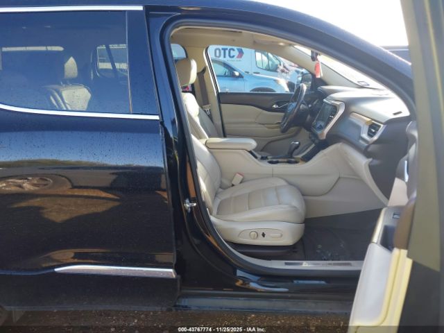 GMC Acadia Denali Image 18