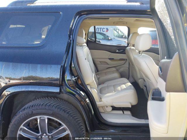 GMC Acadia Denali Image 4