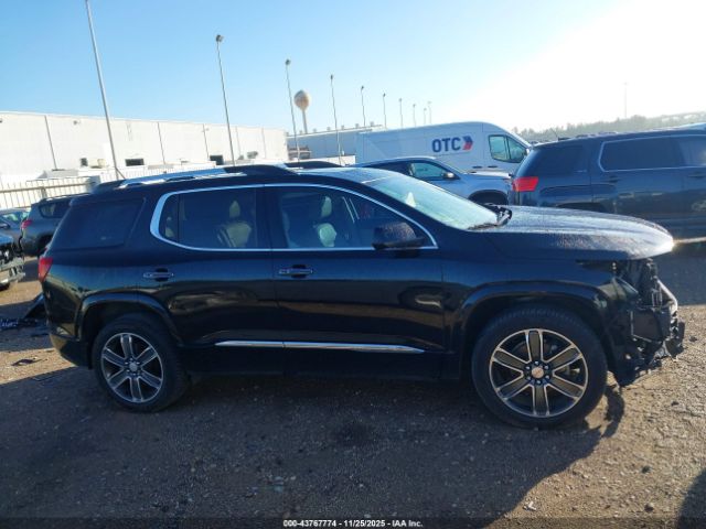 GMC Acadia Denali Image 8