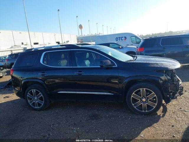 GMC Acadia Denali Image 8