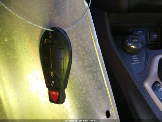 Jeep Cherokee Sport Image 12