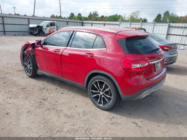 Mercedes-Benz GLA 4matic Image 7