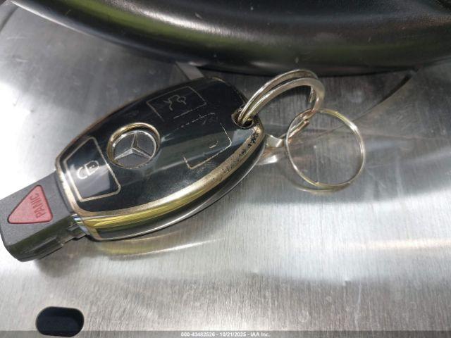 Mercedes-Benz GLA 4matic Image 13