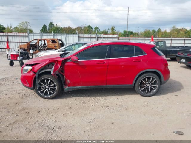 Mercedes-Benz GLA 4matic Image 15