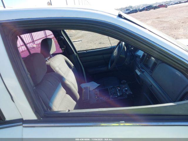 Ford Crown Victoria Police Image 5
