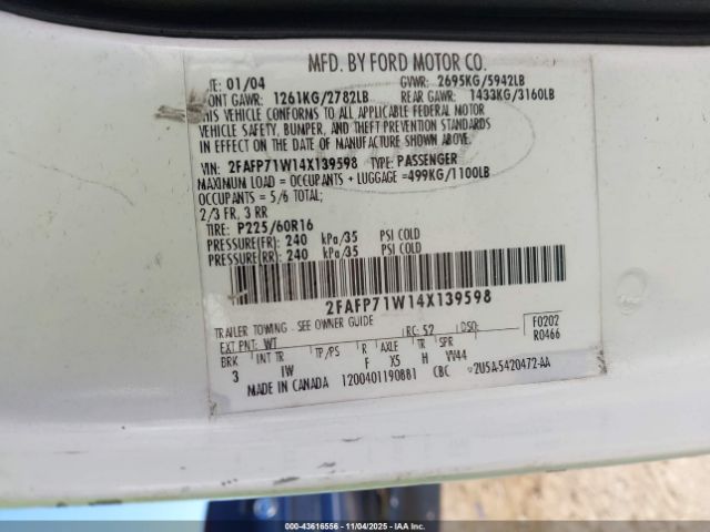 Ford Crown Victoria Police Image 13