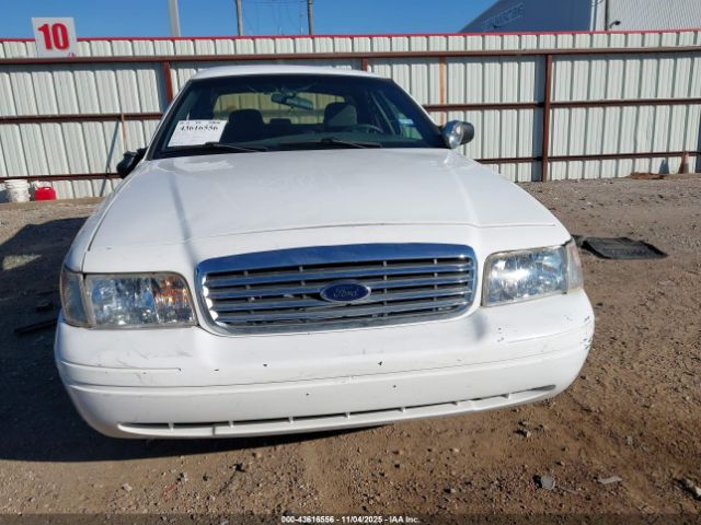 Ford Crown Victoria Police Image 10