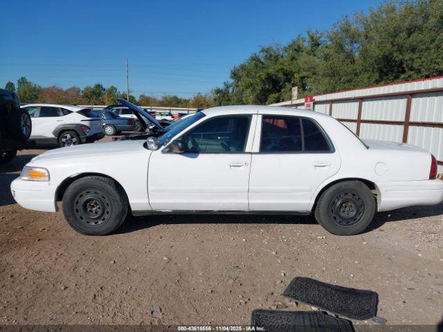 Ford Crown Victoria Police Image 7