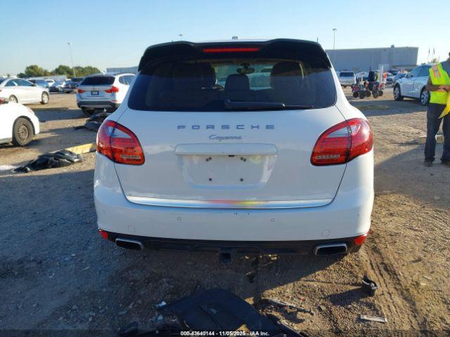 Porsche Cayenne Image 11