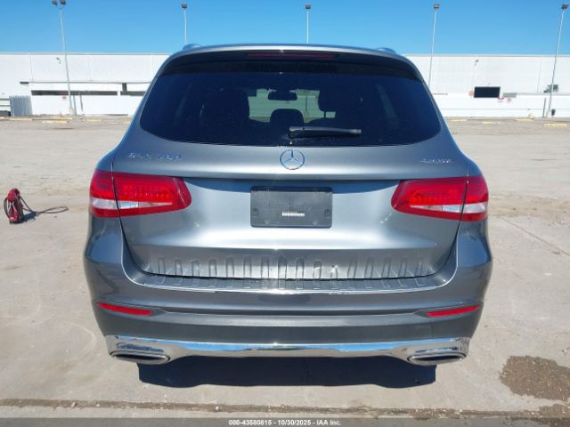 Mercedes-Benz GLC 4matic Image 9