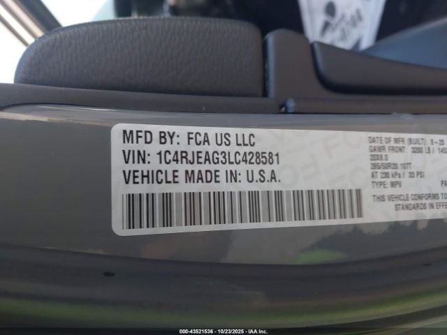 Jeep Grand Cherokee Altitude 4x2 Image 10