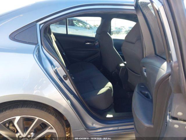 Toyota Corolla Se Image 12