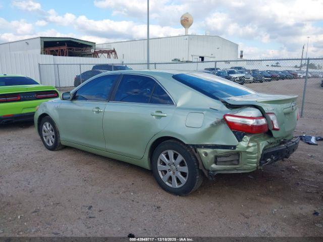 Toyota Camry Image 9