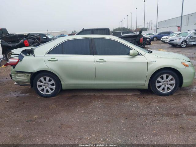 Toyota Camry Image 12