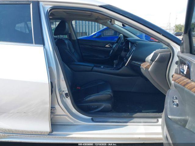 Nissan Maxima 3.5 Platinum Image 17