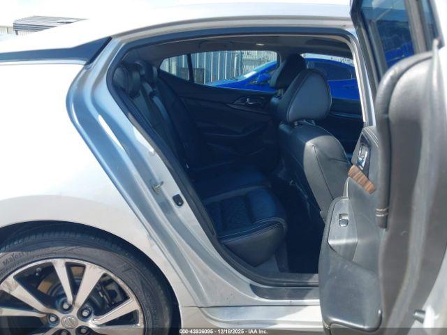 Nissan Maxima 3.5 Platinum Image 16