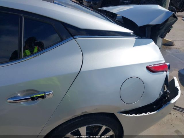 Nissan Maxima 3.5 Platinum Image 9