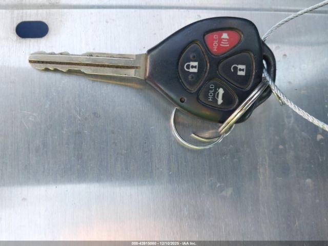 Toyota Camry Se Image 9