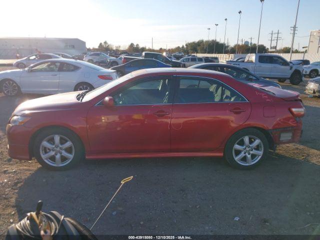 Toyota Camry Se Image 15