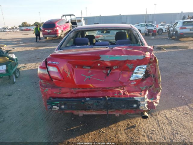 Toyota Camry Se Image 13