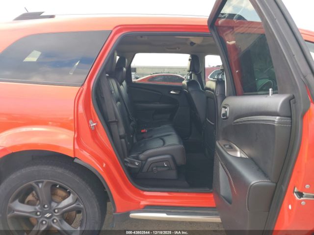 Dodge Journey Crossroad Image 3