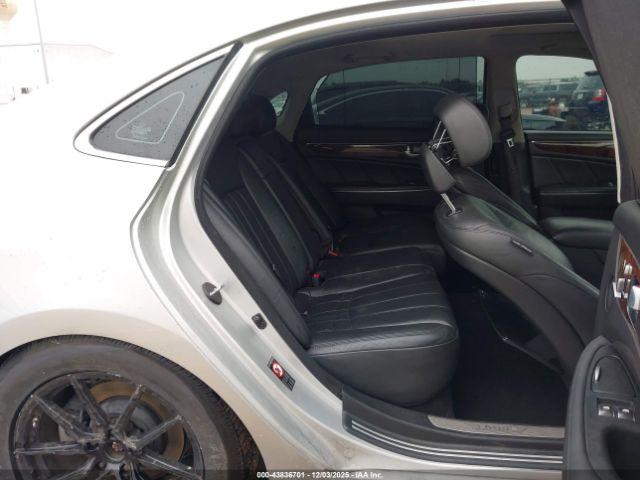 Hyundai Equus Signature Image 6