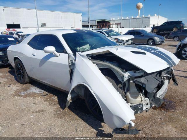  Salvage Dodge Challenger