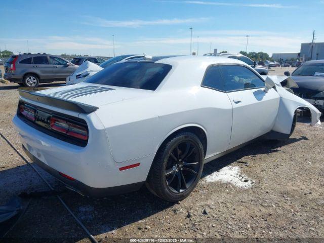 Dodge Challenger Sxt Plus Image 2