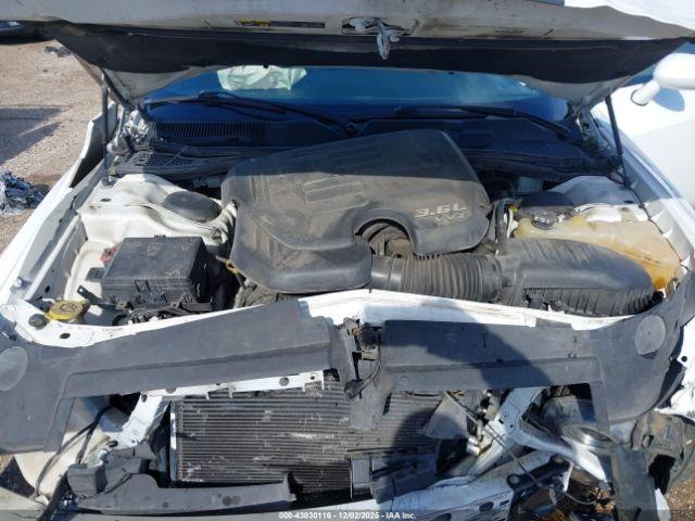 Dodge Challenger Sxt Plus Image 8