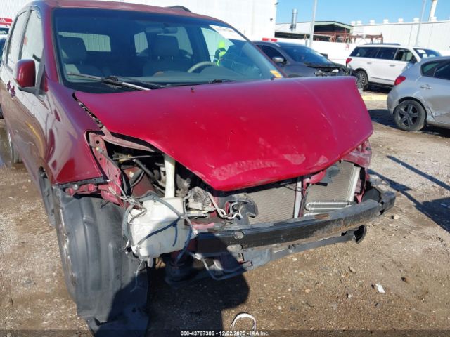 Toyota Sienna Xle Image 8