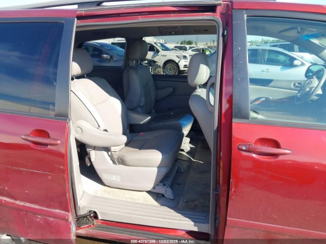 Toyota Sienna Xle Image 17