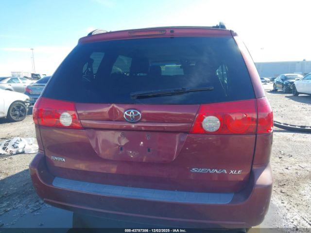 Toyota Sienna Xle Image 10