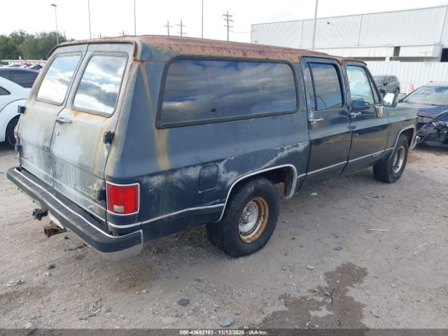 GMC Suburban R15 Conventional Image 10