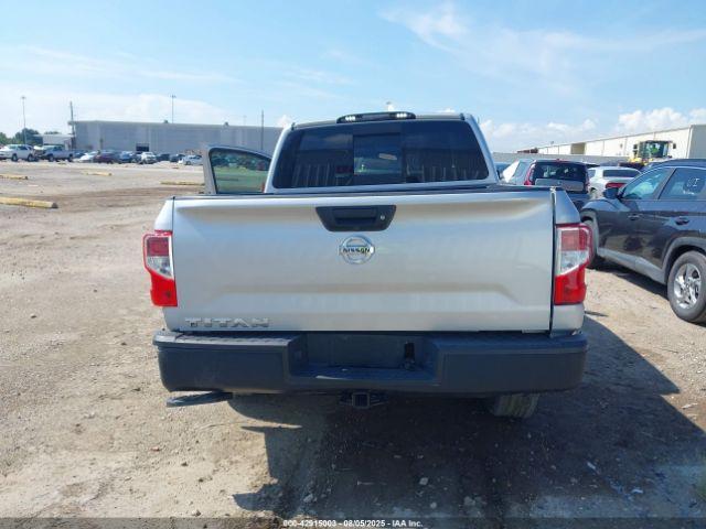 Nissan Titan S Image 9