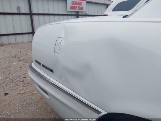 Buick Park Avenue Image 14