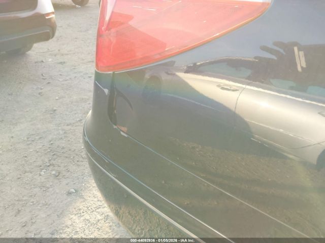 Hyundai Genesis 4.6 Image 10