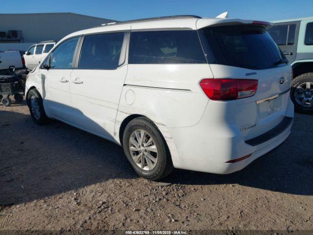 Kia Sedona Lx Image 2