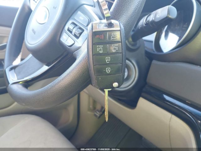 Kia Sedona Lx Image 11