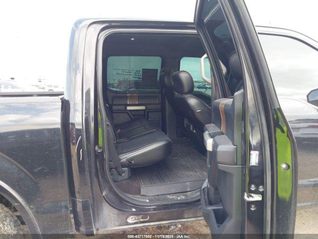 Ford F-150 Lariat Image 12