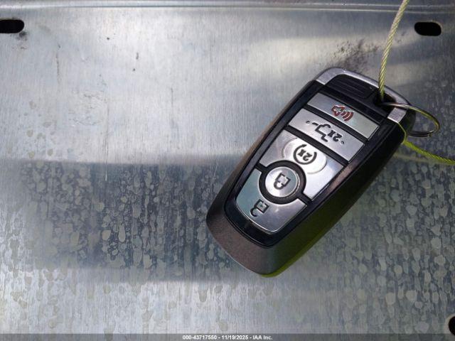 Ford F-150 Lariat Image 9