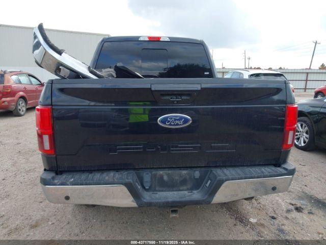 Ford F-150 Lariat Image 16