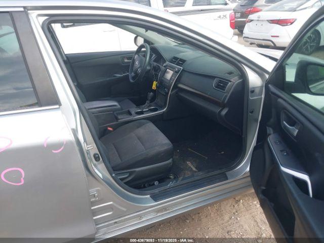 Toyota Camry Le Image 14