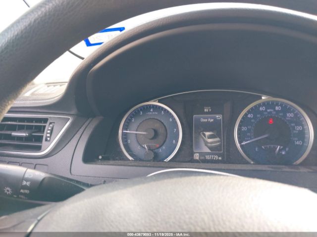 Toyota Camry Le Image 3