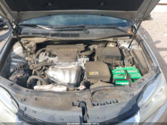 Toyota Camry Le Image 2