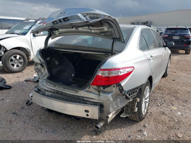 Toyota Camry Le Image 11