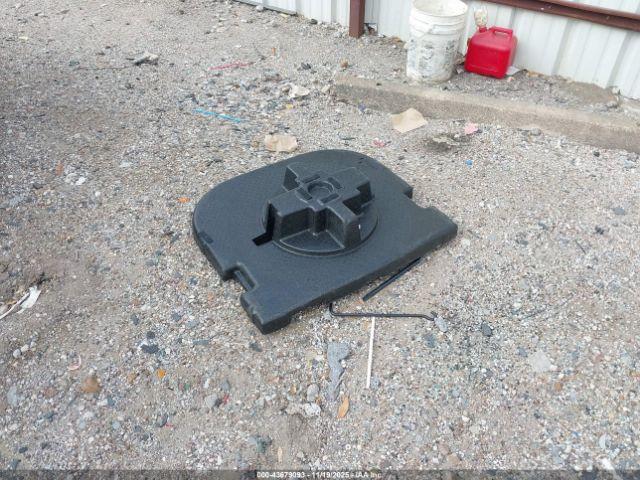 Toyota Camry Le Image 13