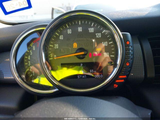 MINI Hardtop Cooper Image 4