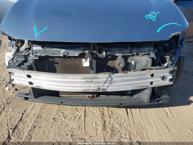 Toyota Corolla Le Image 10