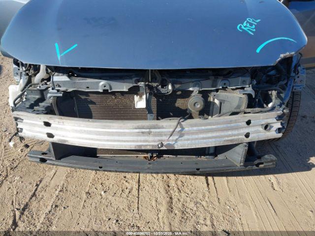 Toyota Corolla Le Image 10