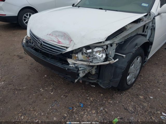 Toyota Camry Le Image 15